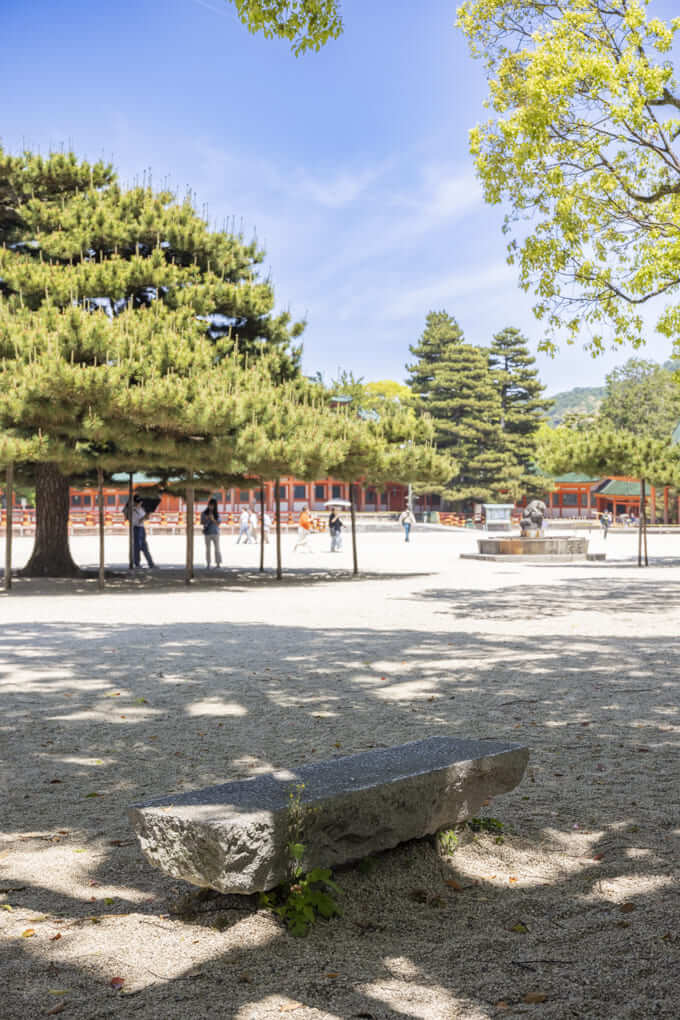 平安神宮のベンチ