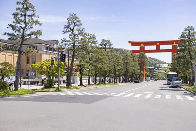 平安神宮と鳥居