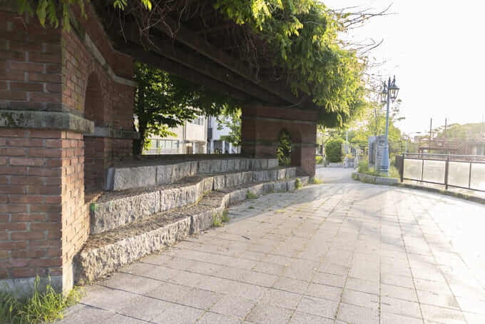 岡崎疏水のベンチ